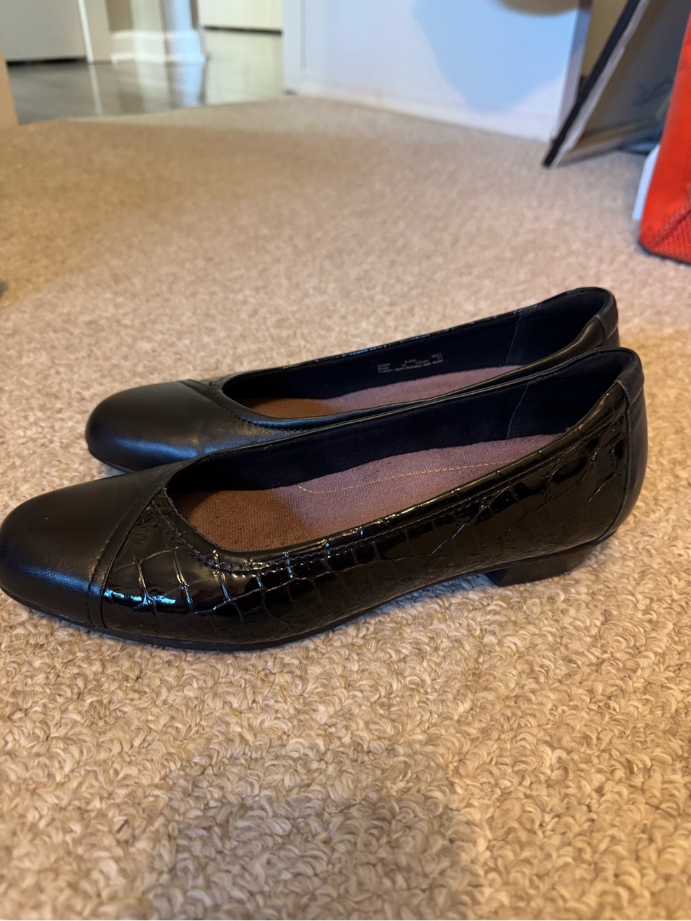 Clarks Black Croc-Accent Leather Ballet Flats